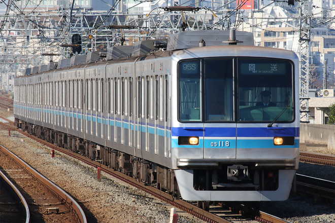 05系05-118Fを西荻窪駅で撮影した写真