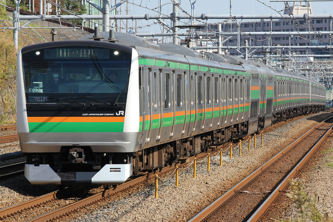 E233系コツE-09編成を新子安駅で撮影した写真