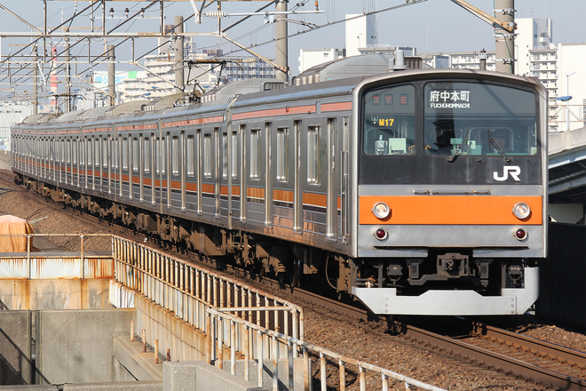 205系ケヨM17編成を舞浜駅で撮影した写真