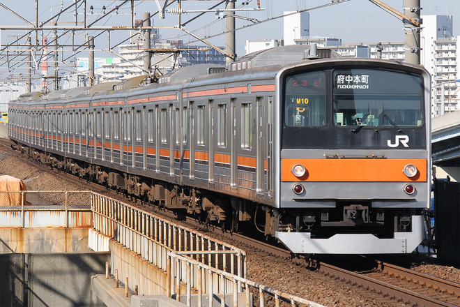 205系ケヨM10編成を舞浜駅で撮影した写真