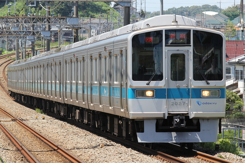 小田急2000形2057×8<br class="br-sp" />(2057F)(2057編成)の写真