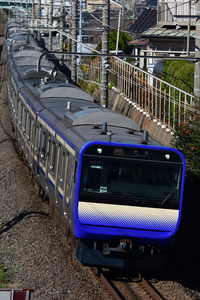 JR東E235系クラF-10編成<br class="br-sp" />(F-10編成)(クラF-10)の写真