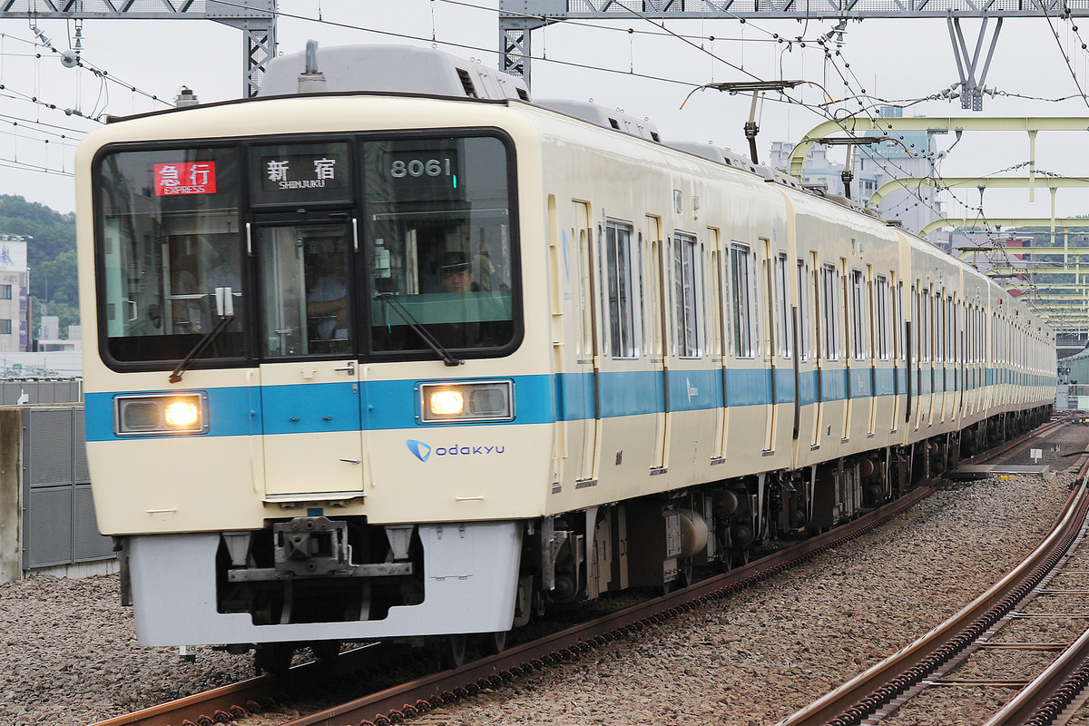 小田急電鉄  8000形 8061F