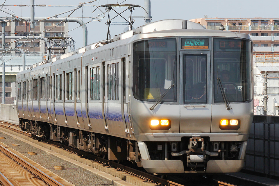 JR西223系HE418編成<br class="br-sp" />(ヒネHE418編成)の写真