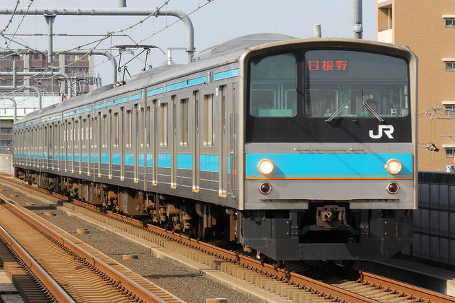 205系HI603編成を南田辺駅で撮影した写真