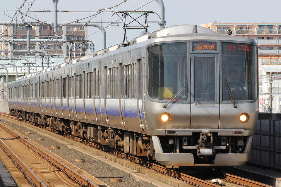 JR西223系HE405編成<br class="br-sp" />(ヒネHE405編成)の写真