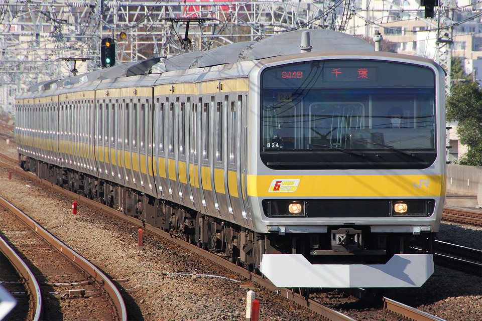 JR東E231系ミツB24編成<br class="br-sp" />(B24編成)(ミツB24)の写真
