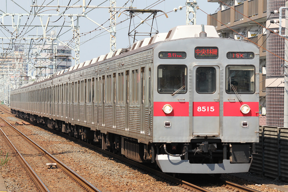 東急8500系8615F<br class="br-sp" />(8615編成)の写真