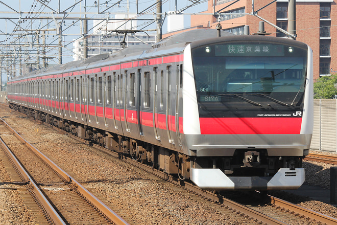 E233系ケヨ506編成を新浦安駅で撮影した写真