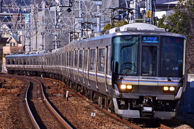 網干総合車両所本所223系V8編成をさくら夙川駅で撮影した写真