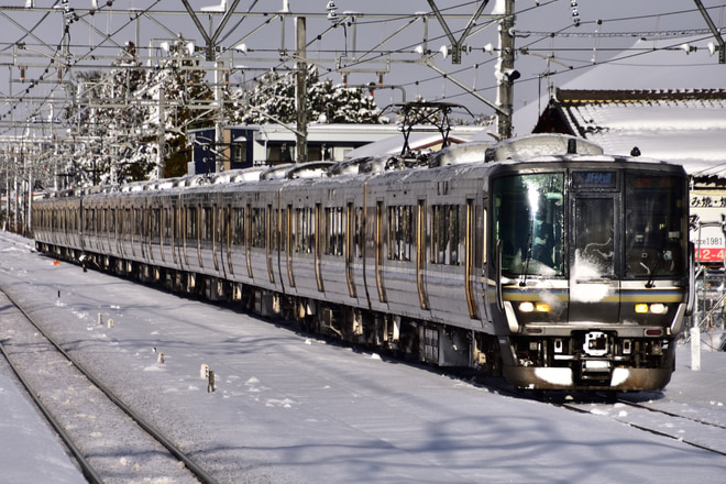 網干総合車両所本所223系W1編成を能登川駅で撮影した写真