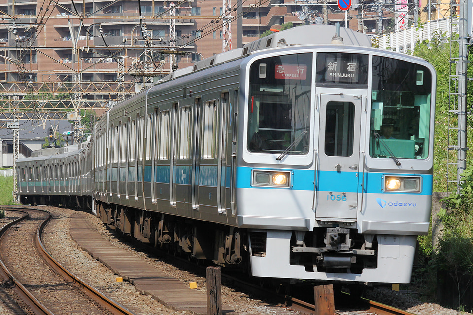 小田急1000形1056×4<br class="br-sp" />(1056F)(1056編成)の写真
