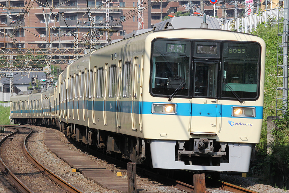 小田急8000形8055×4<br class="br-sp" />(8055F)(8055編成)の写真