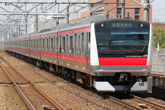 E233系ケヨ504編成を新浦安駅で撮影した写真