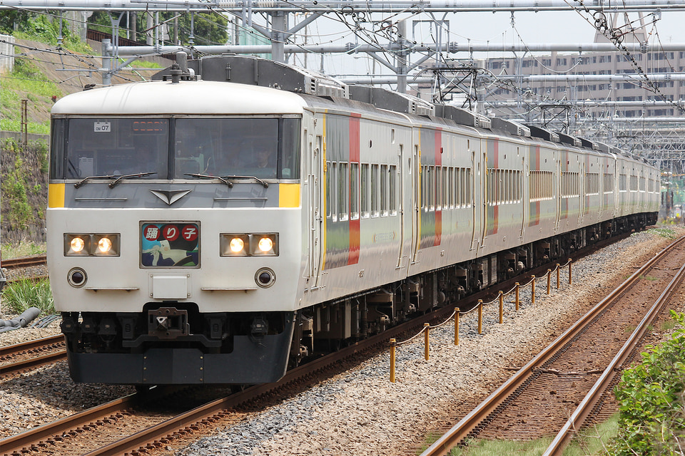 JR東185系オオOM07編成<br class="br-sp" />(オオOM07)(OM07編成)の写真