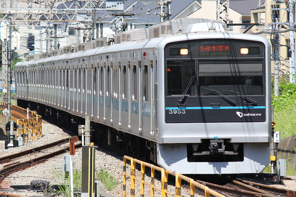 小田急3000形3653×8<br class="br-sp" />(3653F)(3653編成)の写真