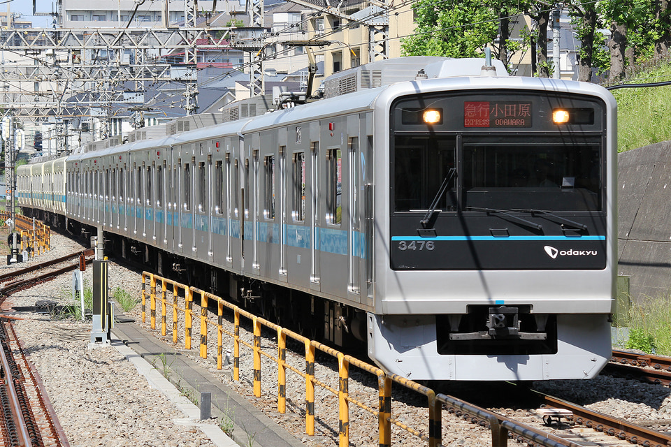 小田急3000形3276×6<br class="br-sp" />(3276F)(3276編成)の写真