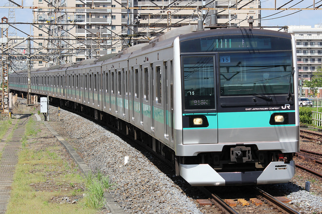 E233系マト15編成を金町駅で撮影した写真