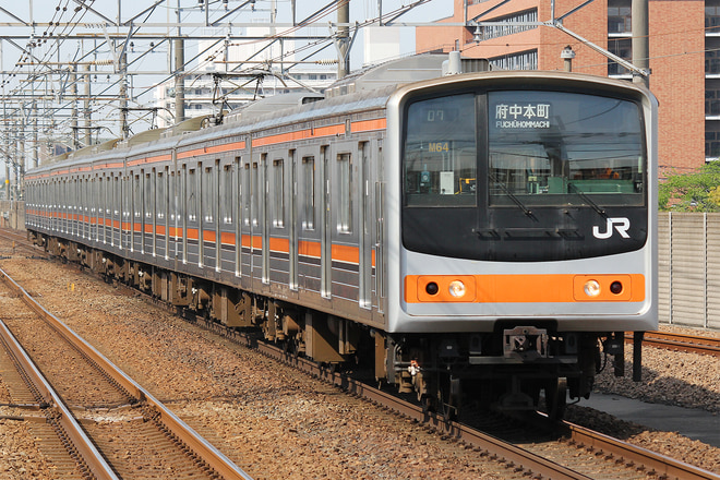 205系ケヨM64編成を新浦安駅で撮影した写真