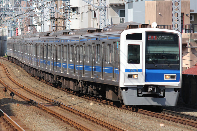 6000系6115Fを武蔵小杉駅で撮影した写真
