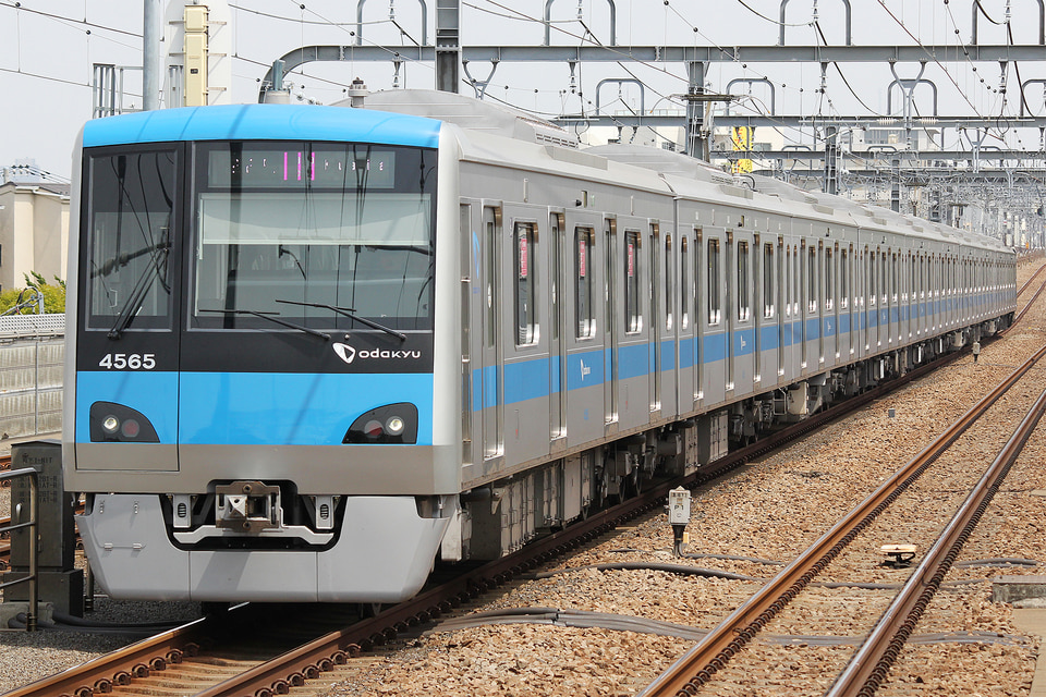 小田急4000形4065×10<br class="br-sp" />(4065F)(4065編成)の写真