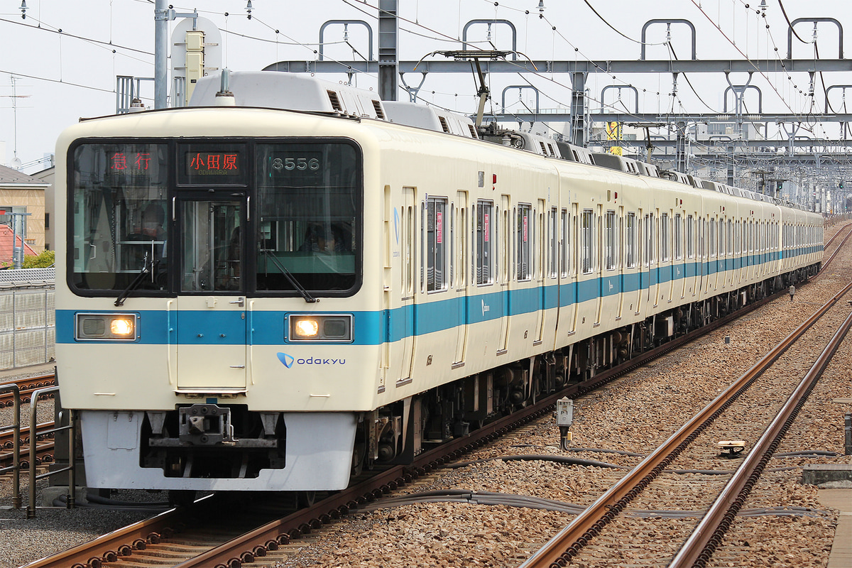 小田急電鉄  8000形 8256F