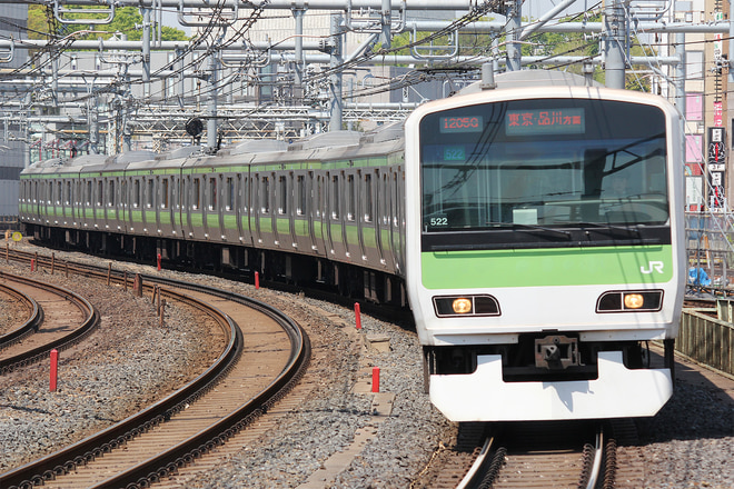 E231系トウ522編成を御徒町駅で撮影した写真