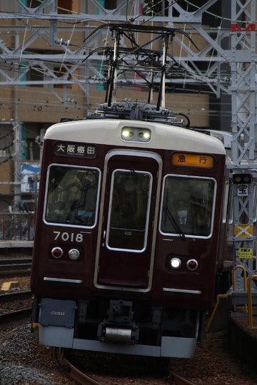 阪急電鉄  7000系 7018×8R