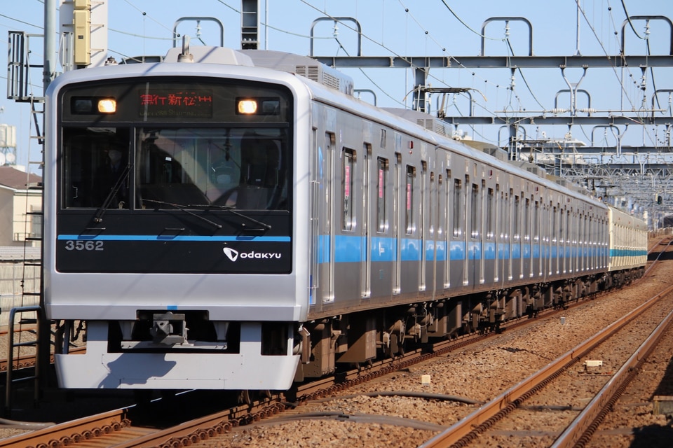 小田急3000形3262×6<br class="br-sp" />(3262F)(3262編成)の写真