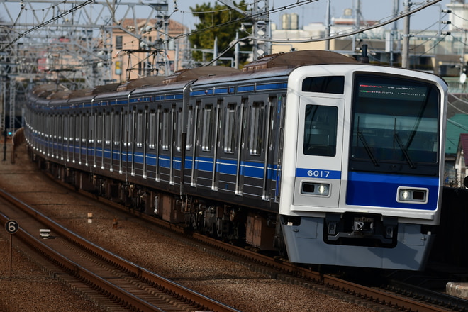 小手指車両管理所6000系6117Fを多摩川駅で撮影した写真