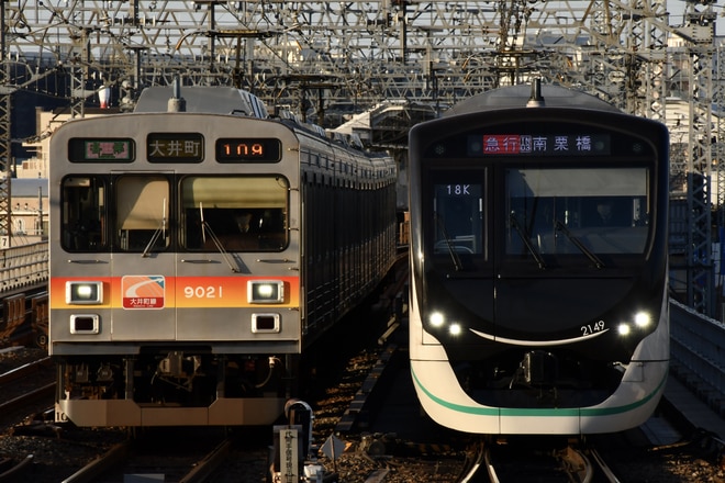 長津田検車区2020系2149Fを二子玉川駅で撮影した写真