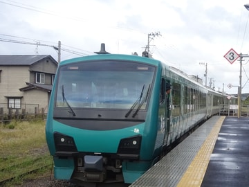 JR東日本 秋田総合車両センター HB-E300系 