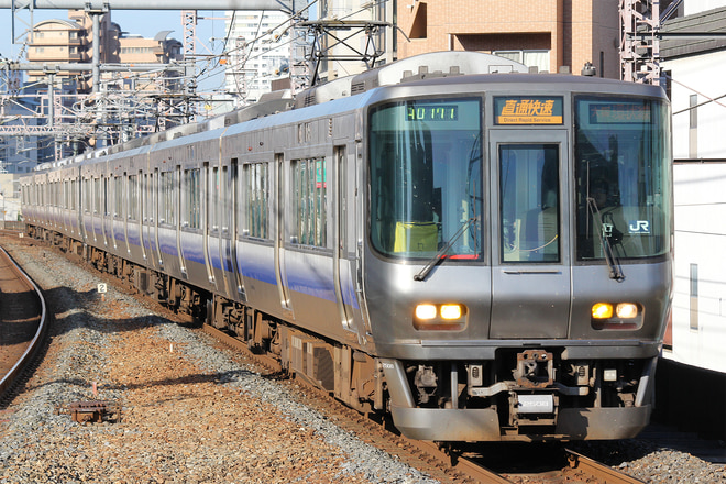223系HE424編成を福島駅で撮影した写真