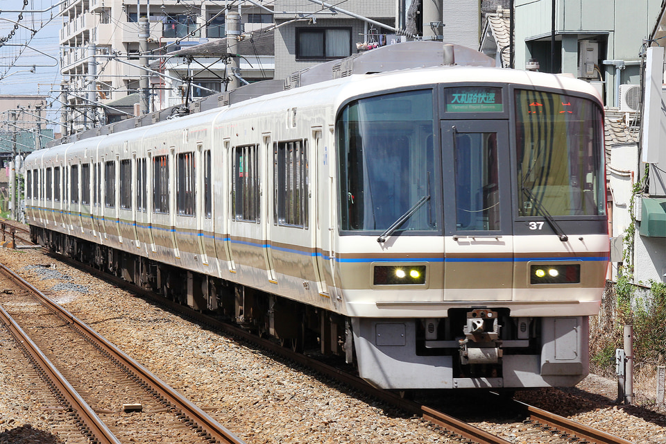 JR西221系NC607編成の写真