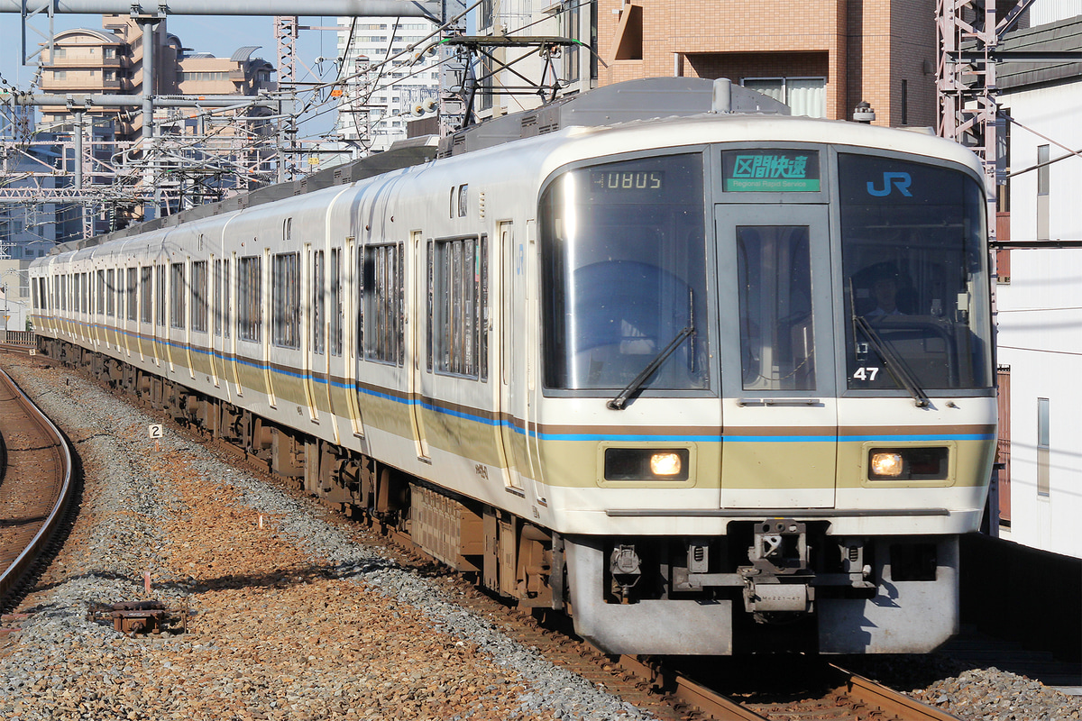 JR西日本  221系 NB803編成