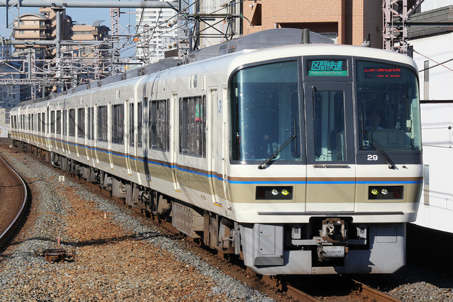 221系NA415編成を福島駅で撮影した写真