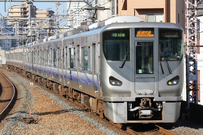 225系HF413編成を福島駅で撮影した写真