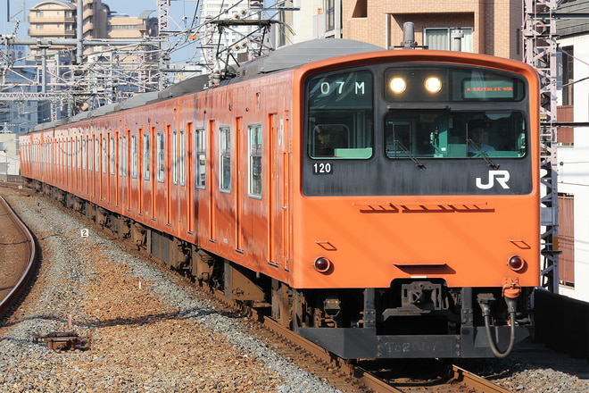 201系LB10編成を福島駅で撮影した写真