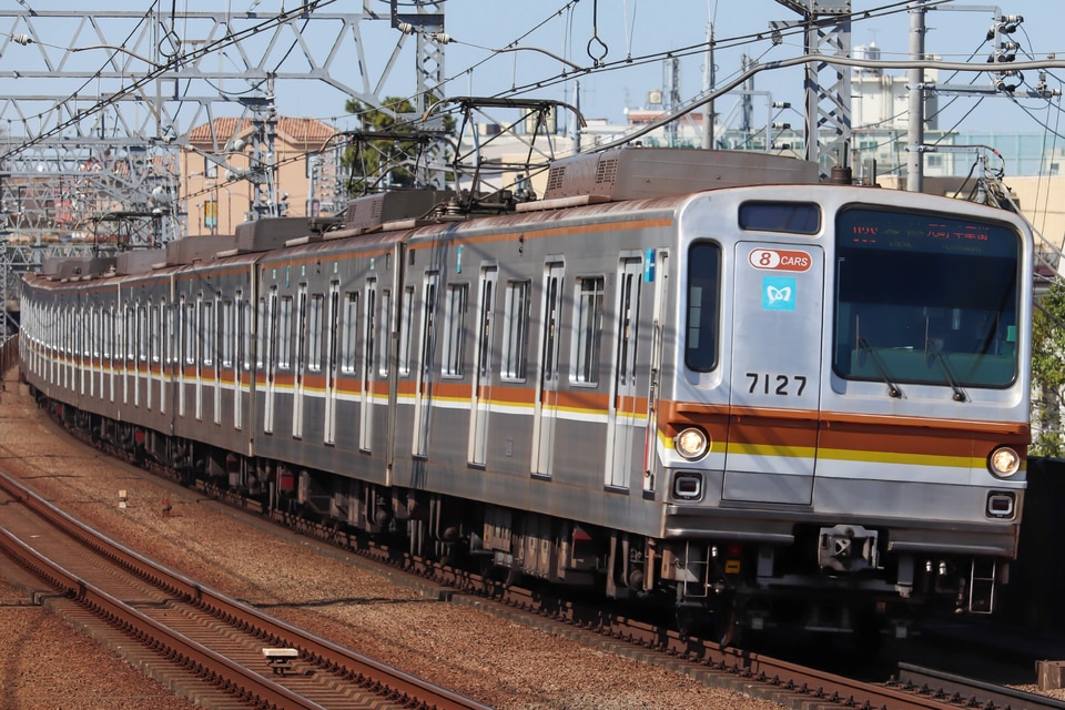 メトロ7000系7127F<br class="br-sp" />(7127編成)の写真