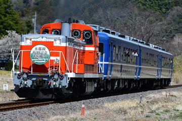 JR東日本  DE10 1651