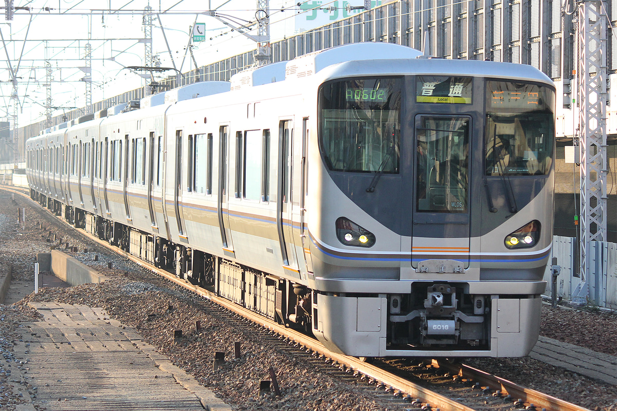 JR西日本  225系 ML05編成