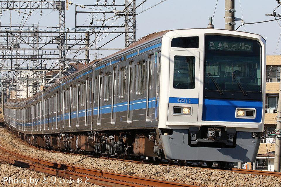 西武6000系6111F<br class="br-sp" />(6111編成)の写真