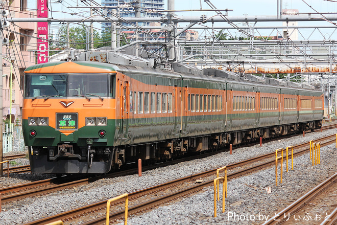 185系OM03編成を西川口駅で撮影した写真