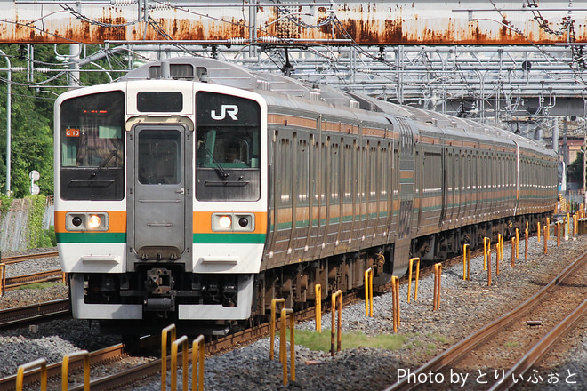 211系タカC10編成を西川口駅で撮影した写真