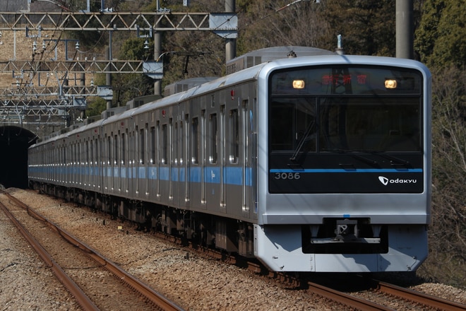 海老名検車区3000形3086×10をはるひ野駅で撮影した写真