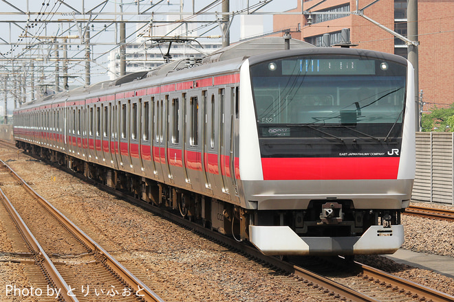 E233系ケヨF52編成を新浦安駅で撮影した写真