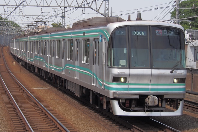 王子検車区9000系9108Fを多摩川駅で撮影した写真