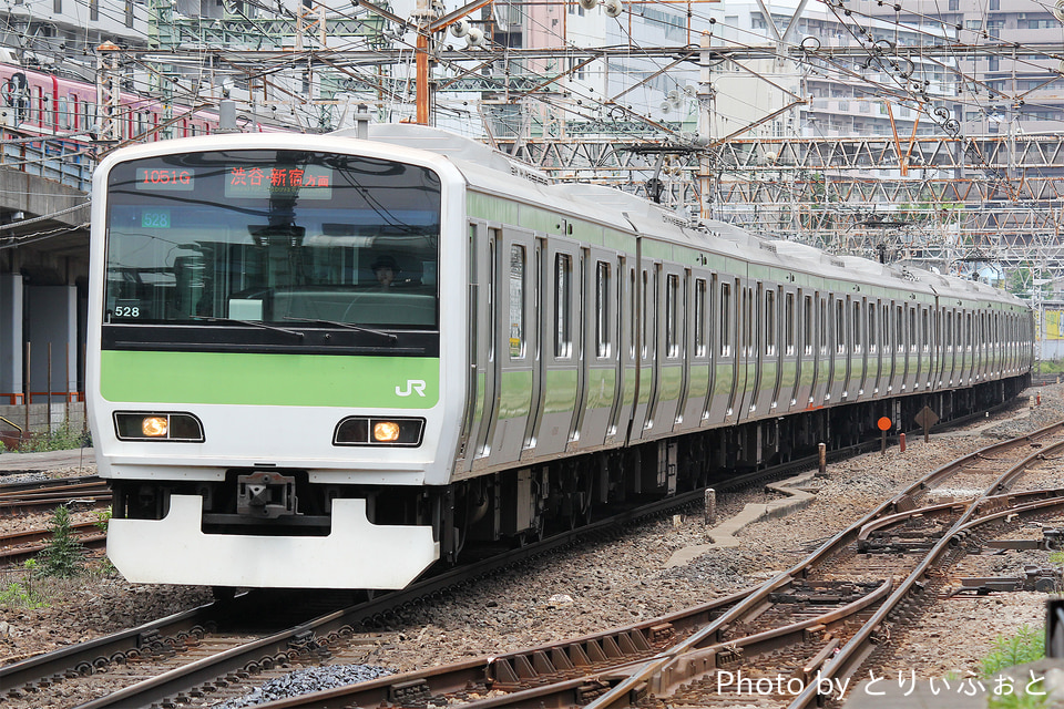 JR東E231系トウ528編成<br class="br-sp" />(トウ528)(ヤテ528)(ヤテ528編成)の写真