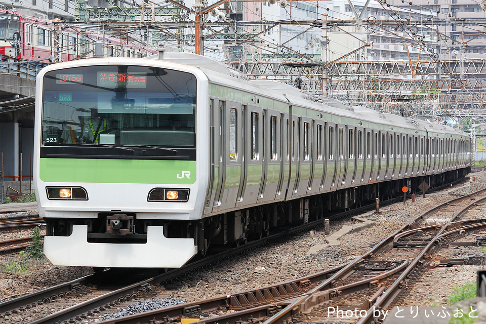 JR東E231系トウ523編成<br class="br-sp" />(トウ523)(ヤテ523)(ヤテ523編成)の写真