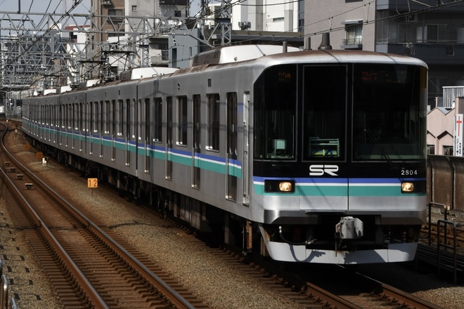 2000系2104Fを武蔵小杉駅で撮影した写真